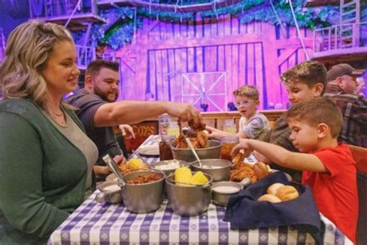 Hatfield &amp; McCoy Dinner Show Pigeon Forge: A Must-Visit Experience for Families and Adventure Seekers