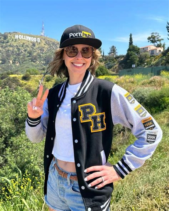 Serenity Cox Net Worth: A Comprehensive Guide to Her Wealth and Career